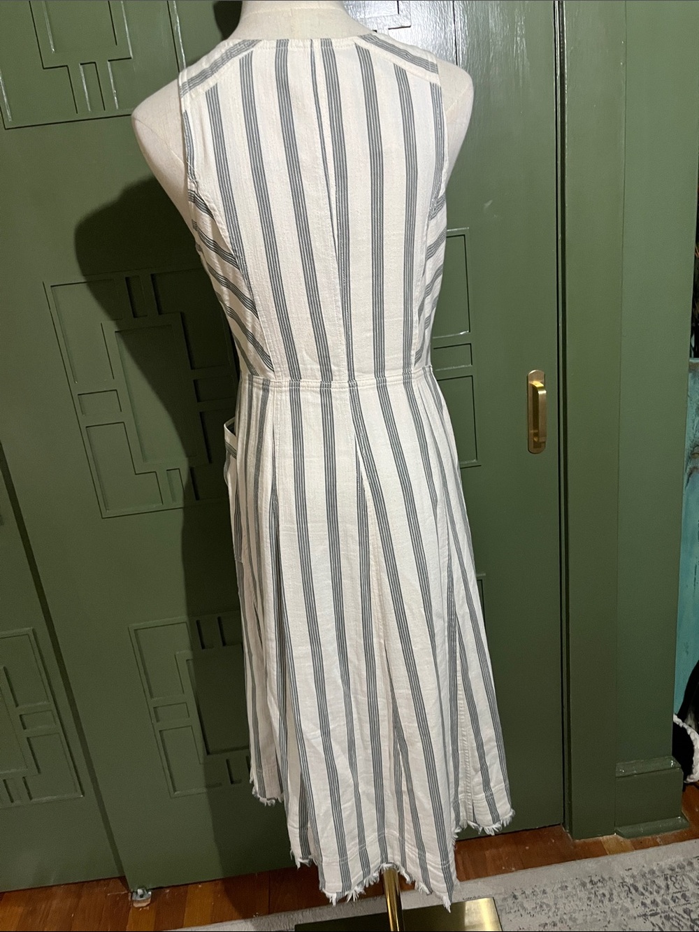 Maeve Vertical Stripe Button-Front Midi Dress in White and Gray Size 4 - Picture 7 of 11